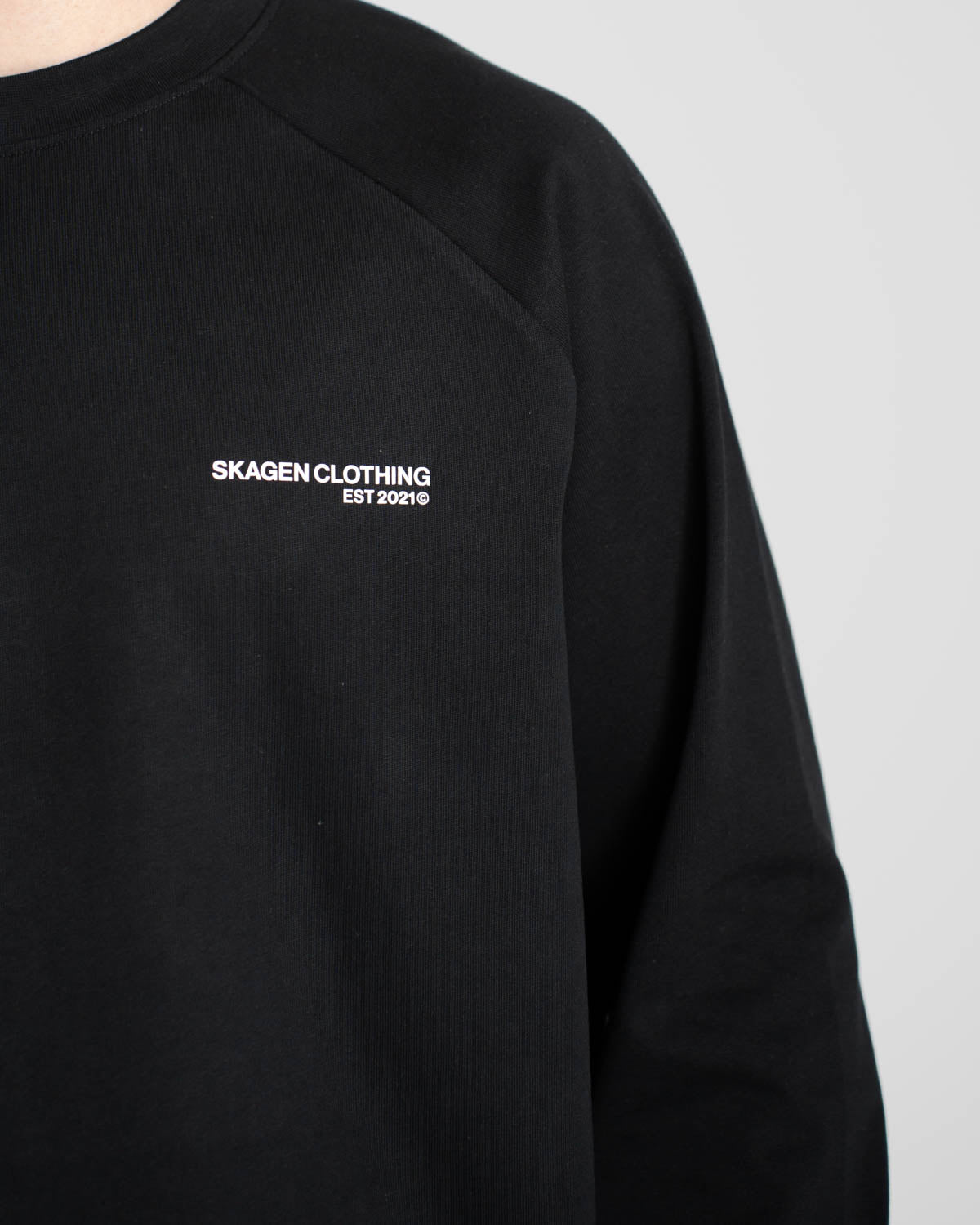Everyday Essential Raglan Longsleeve Black